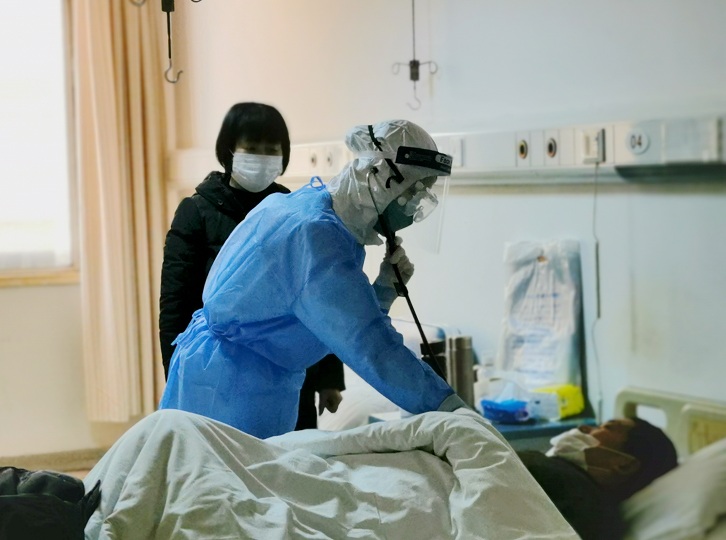胡臻3_副本.jpg