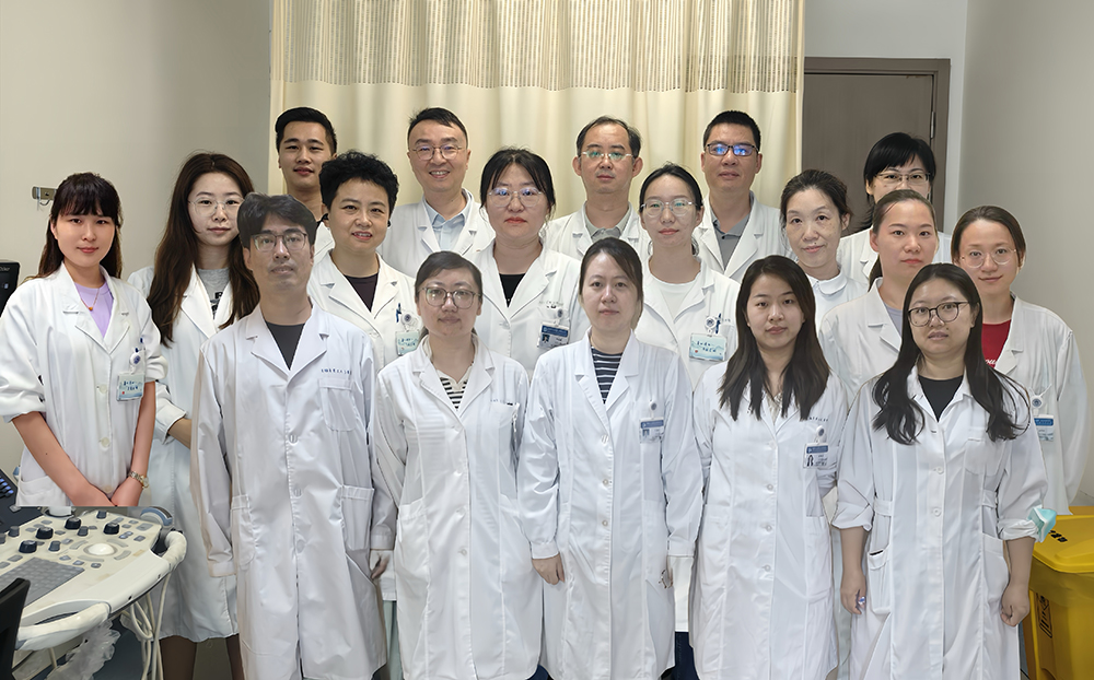 超声医学科科室合照.jpg